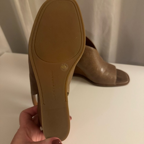 Lucky Brand Lordyn Slingback Wedge - 8 - Picture 8 of 9